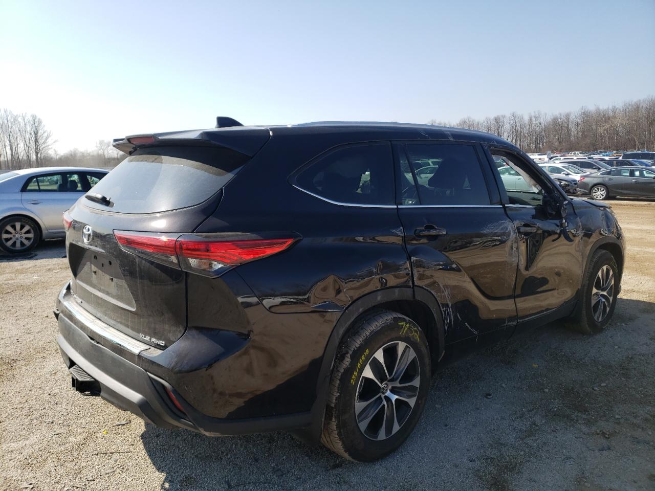 Photo 4 from auction – 2022 TOYOTA HIGHLANDER with VIN 5TDGZRBH9NS163567