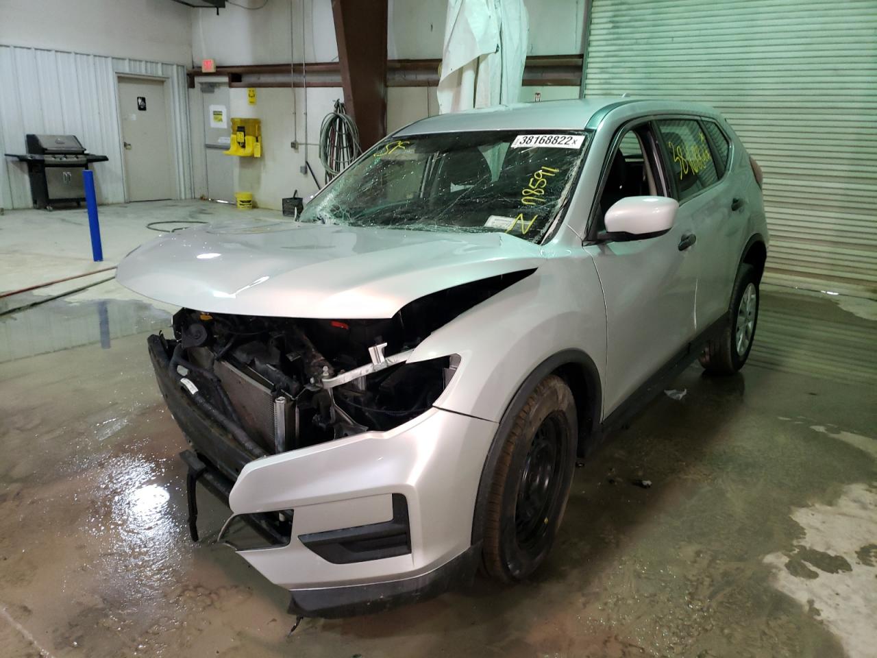 Photo 2 from auction – 2017 NISSAN ROGUE S with VIN KNMAT2MV0HP547558