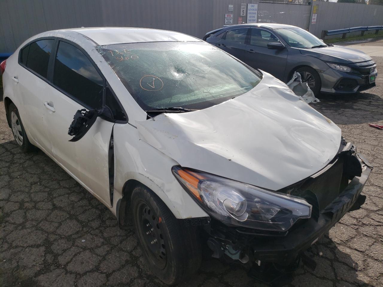 Photo 9 from auction – 2016 KIA FORTE LX with VIN KNAFK4A67G5598077