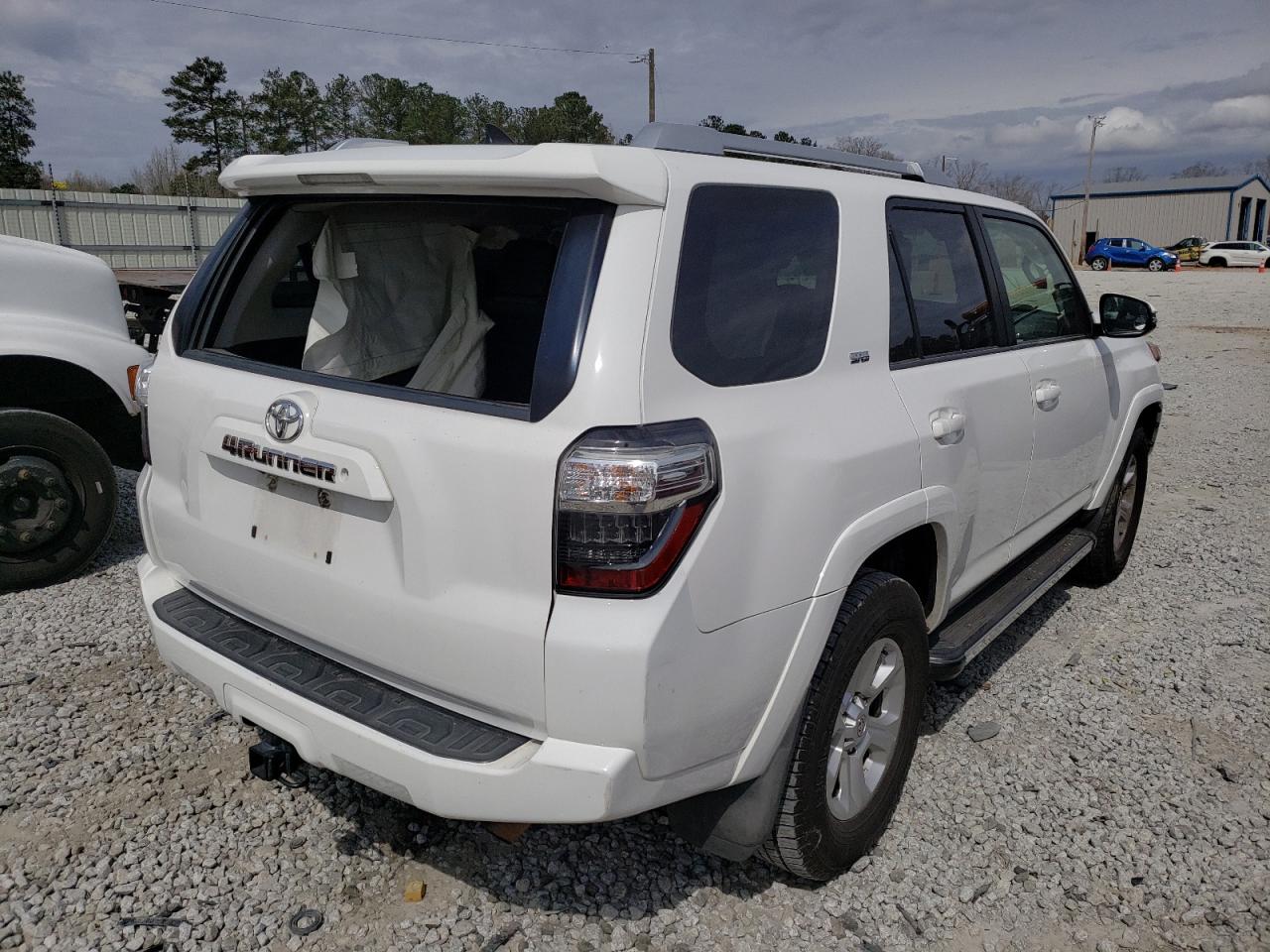Photo 4 from auction – 2015 TOYOTA 4RUNNER SR with VIN JTEZU5JR8F5084646