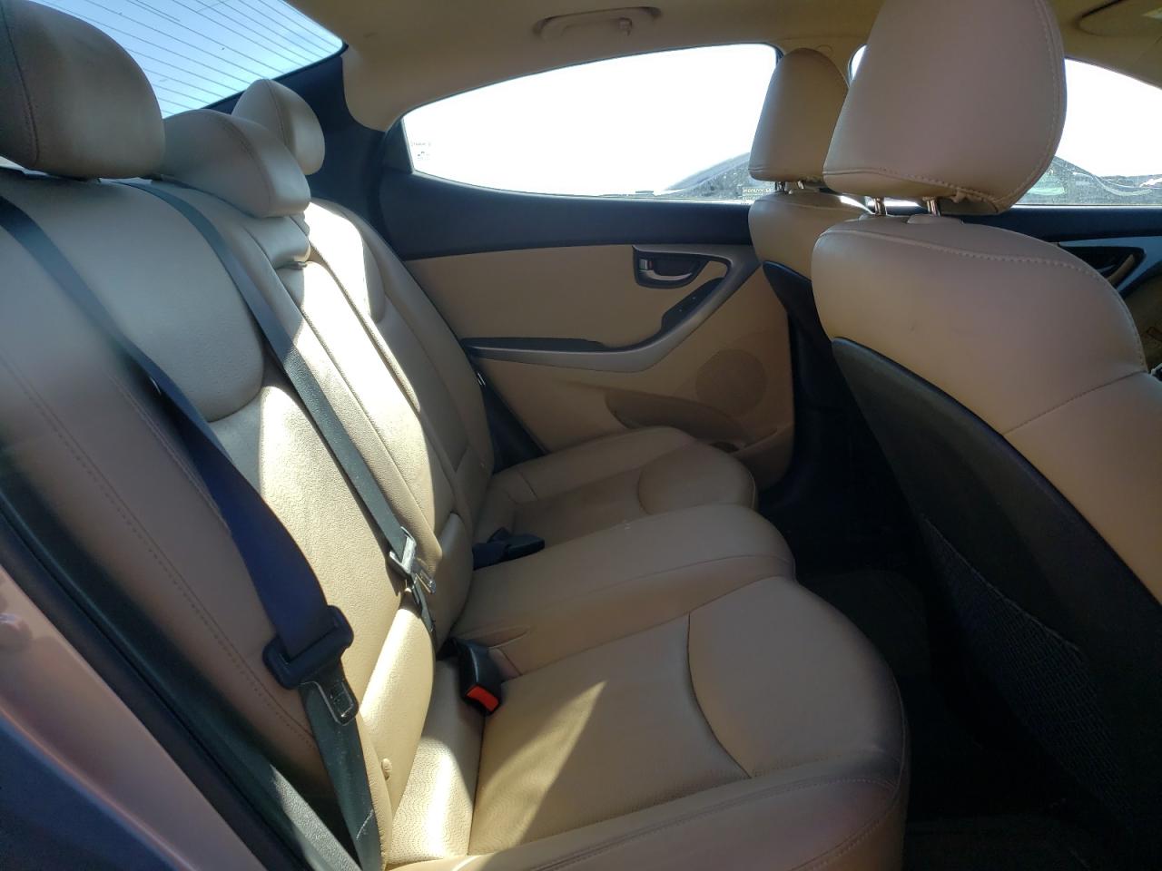 Photo 6 from auction – 2012 HYUNDAI ELANTRA GL with VIN 5NPDH4AE5CH131850