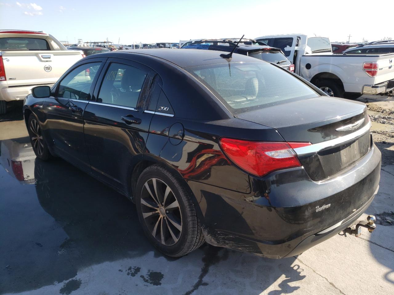 Photo 3 from auction – 2013 CHRYSLER 200 LIMITE with VIN 1C3CCBCG3DN649880