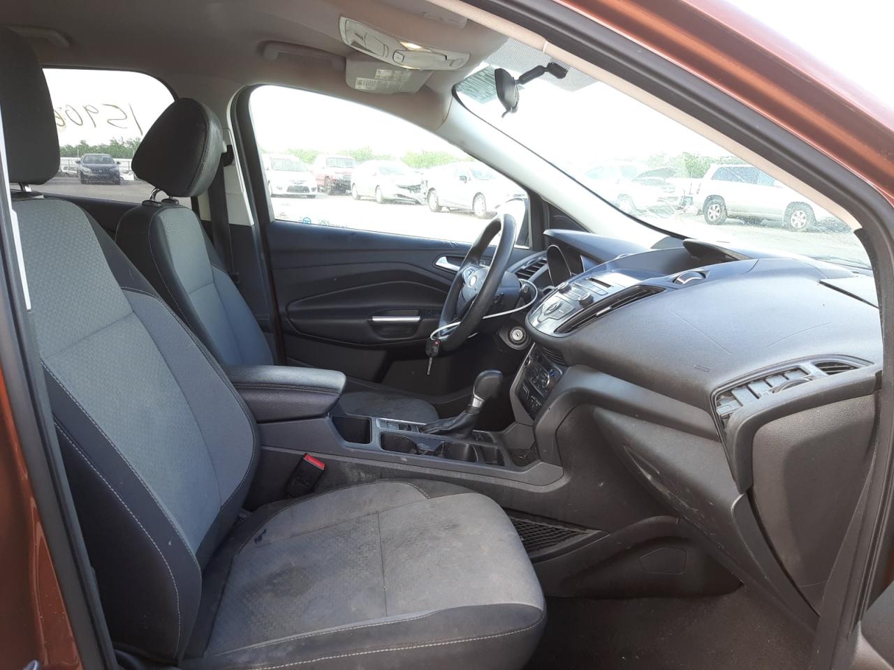 Photo 5 from auction – 2017 FORD ESCAPE SE with VIN 1FMCU9GD4HUD67420