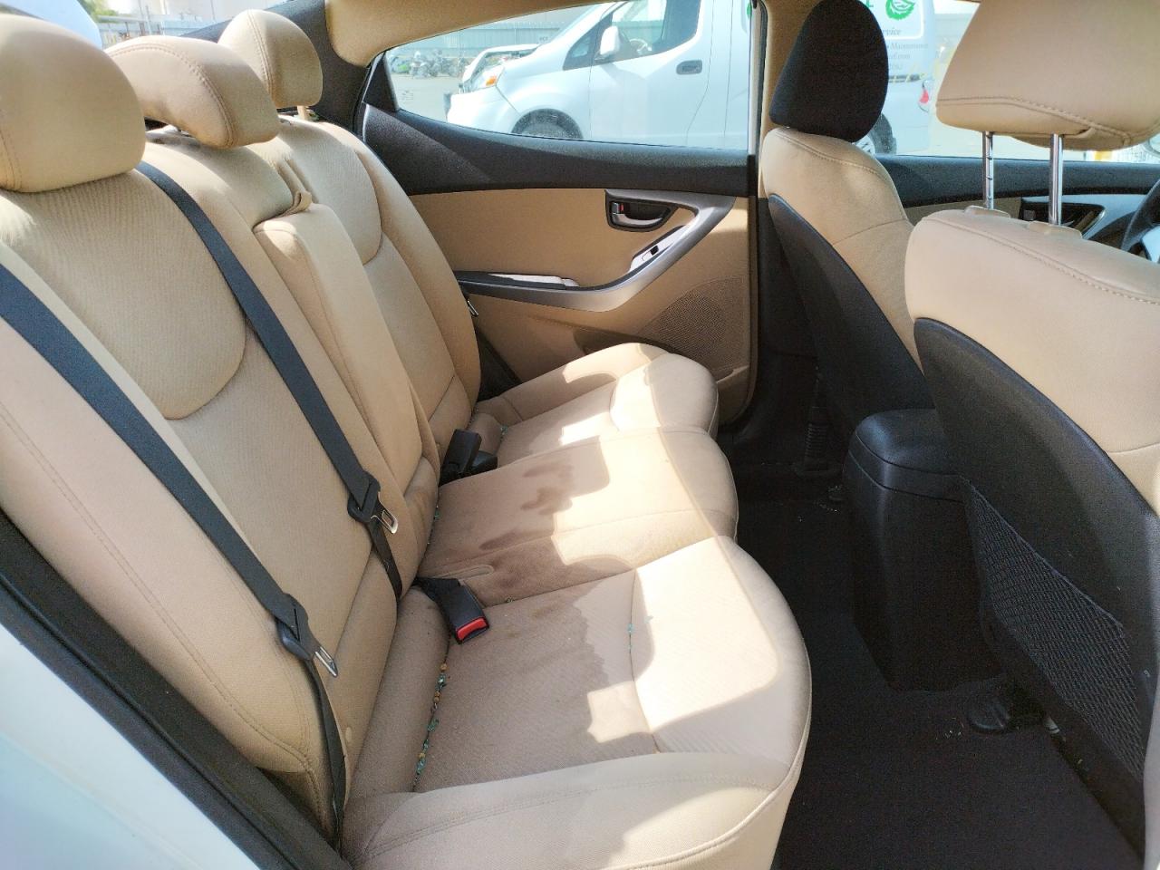 Photo 6 from auction – 2011 HYUNDAI ELANTRA GL with VIN 5NPDH4AE1BH029945