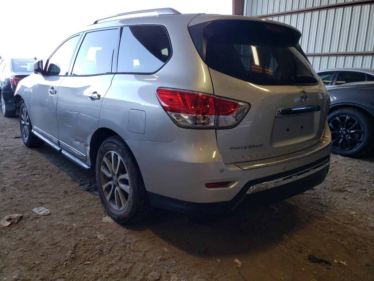Photo 3 from auction – 2014 NISSAN PATHFINDER with VIN 5N1AR2MNXEC651892