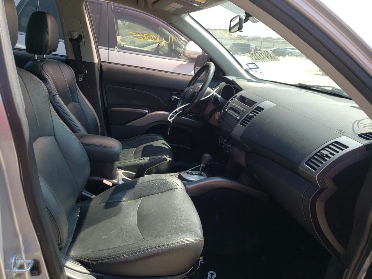 Photo 5 from auction – 2010 MITSUBISHI OUTLANDER with VIN JA4AS2AW3AZ001325