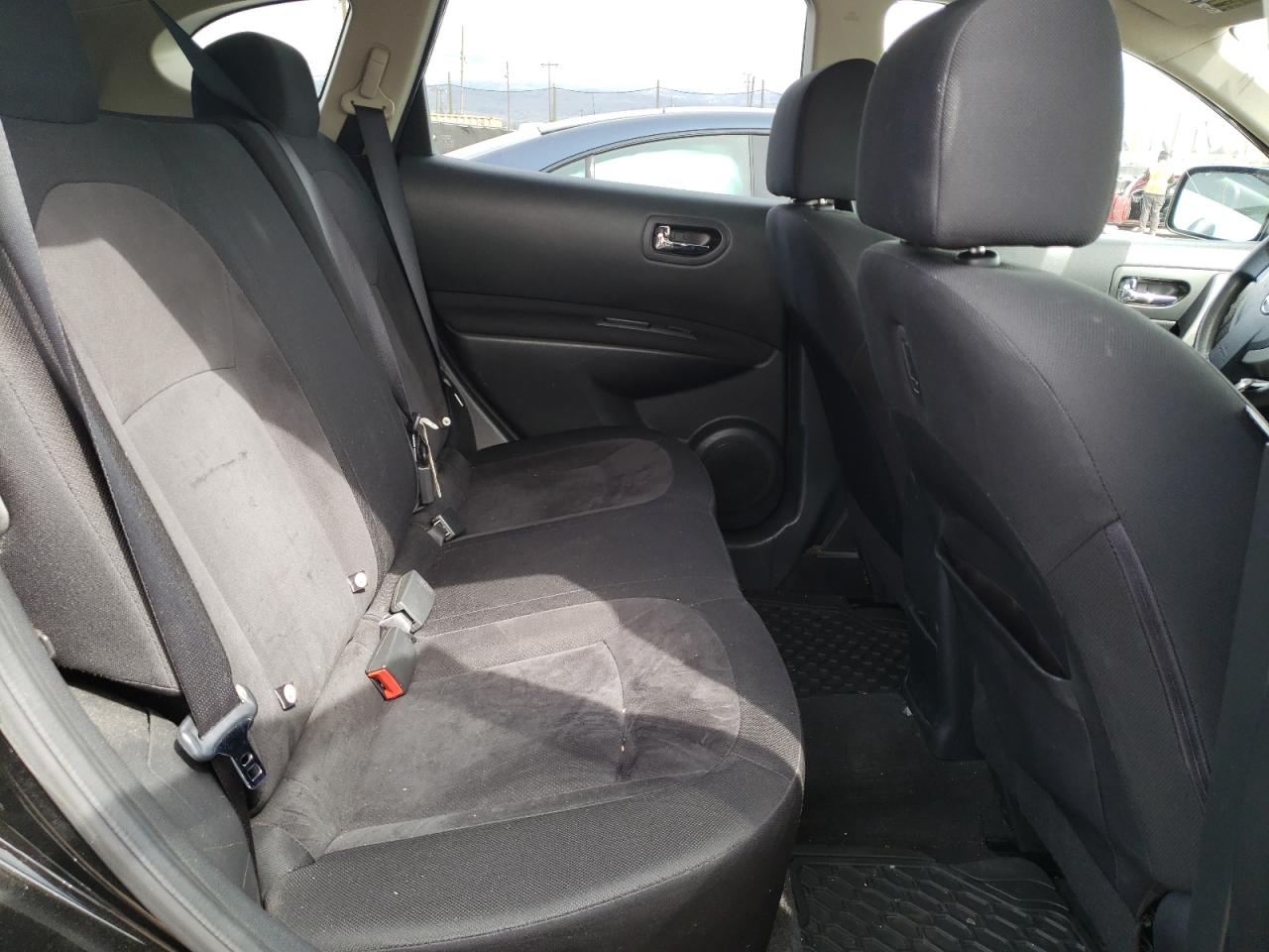 Photo 6 from auction – 2010 NISSAN ROGUE S with VIN JN8AS5MT7AW030955