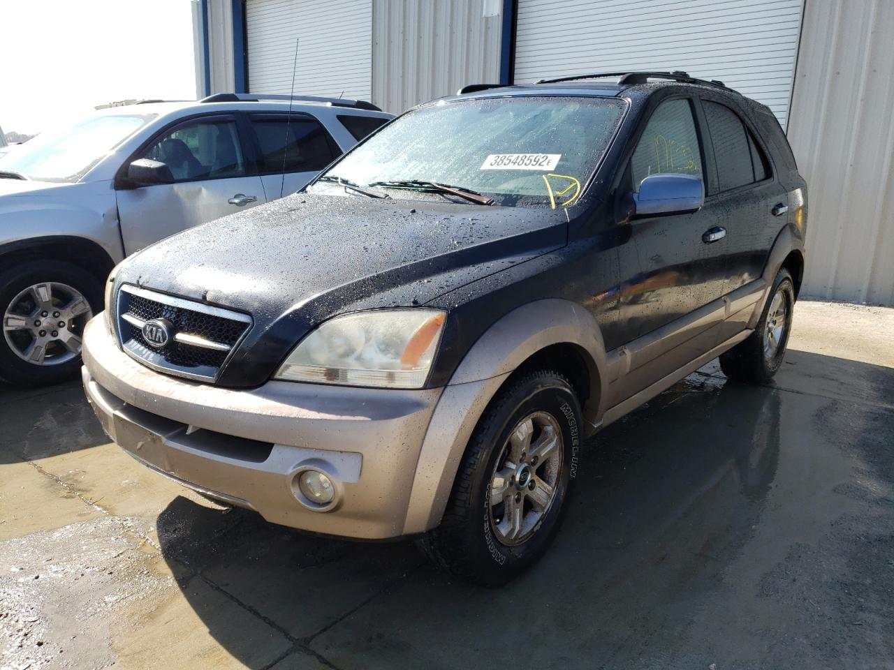 Photo 2 from auction – 2004 KIA SORENTO EX with VIN KNDJC733145315571