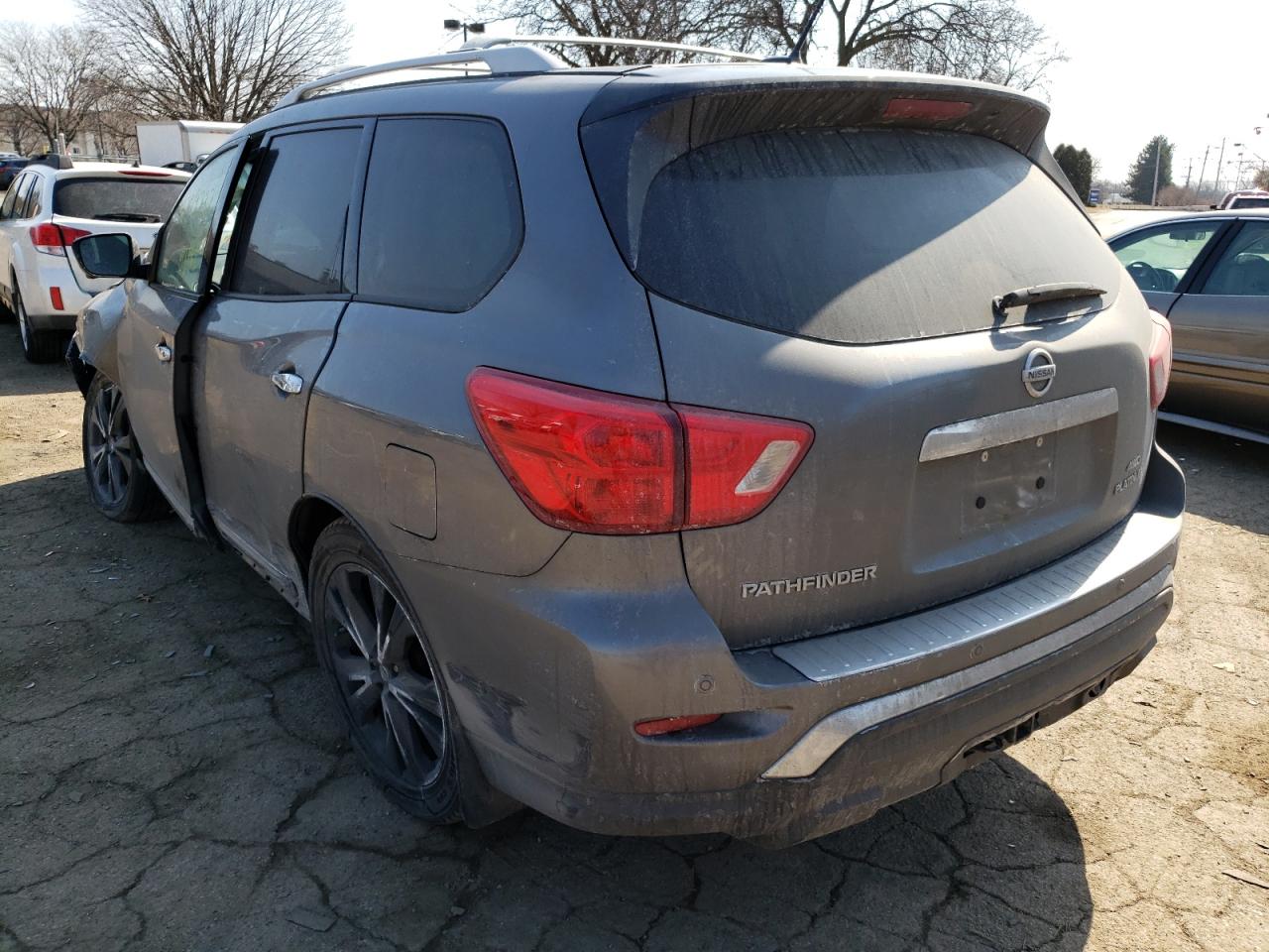 Photo 3 from auction – 2017 NISSAN PATHFINDER with VIN 5N1DR2MM4HC670530