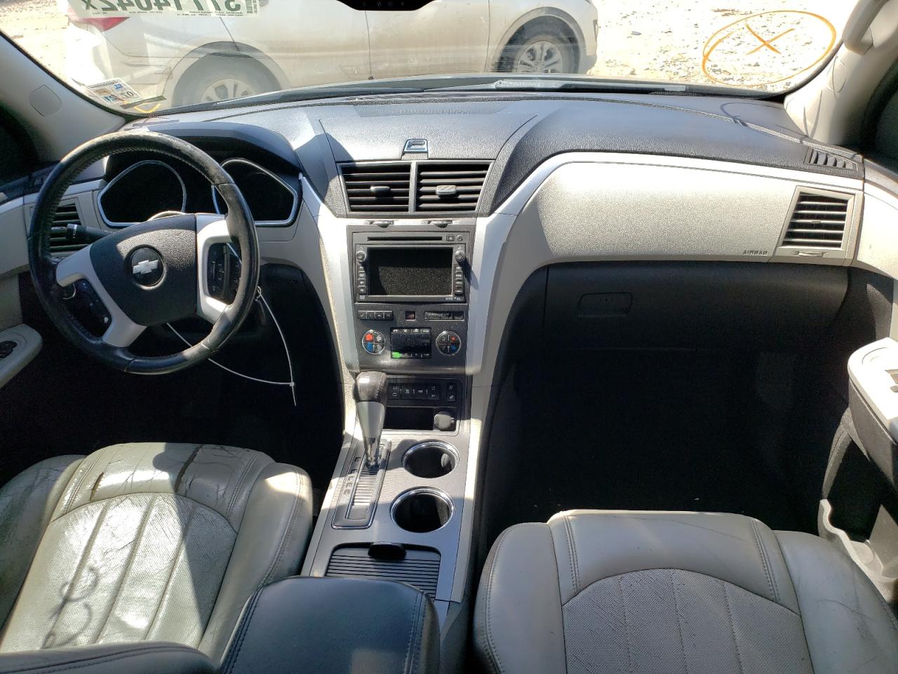 Photo 9 from auction – 2010 CHEVROLET TRAVERSE L with VIN 1GNLRHED9AJ199078