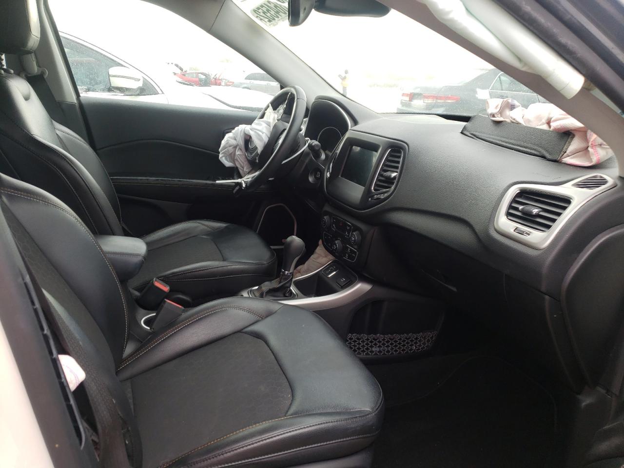 Фото 5 с аукциона – 2018 JEEP COMPASS LA с VIN 3C4NJCBB0JT241063