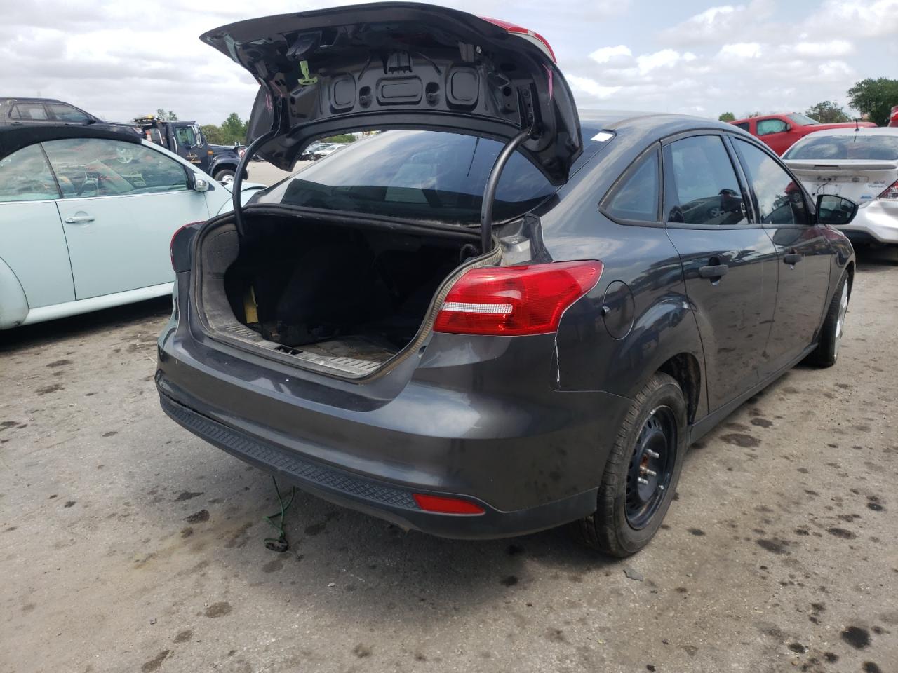Photo 4 from auction – 2018 FORD FOCUS S with VIN 1FADP3E27JL311634
