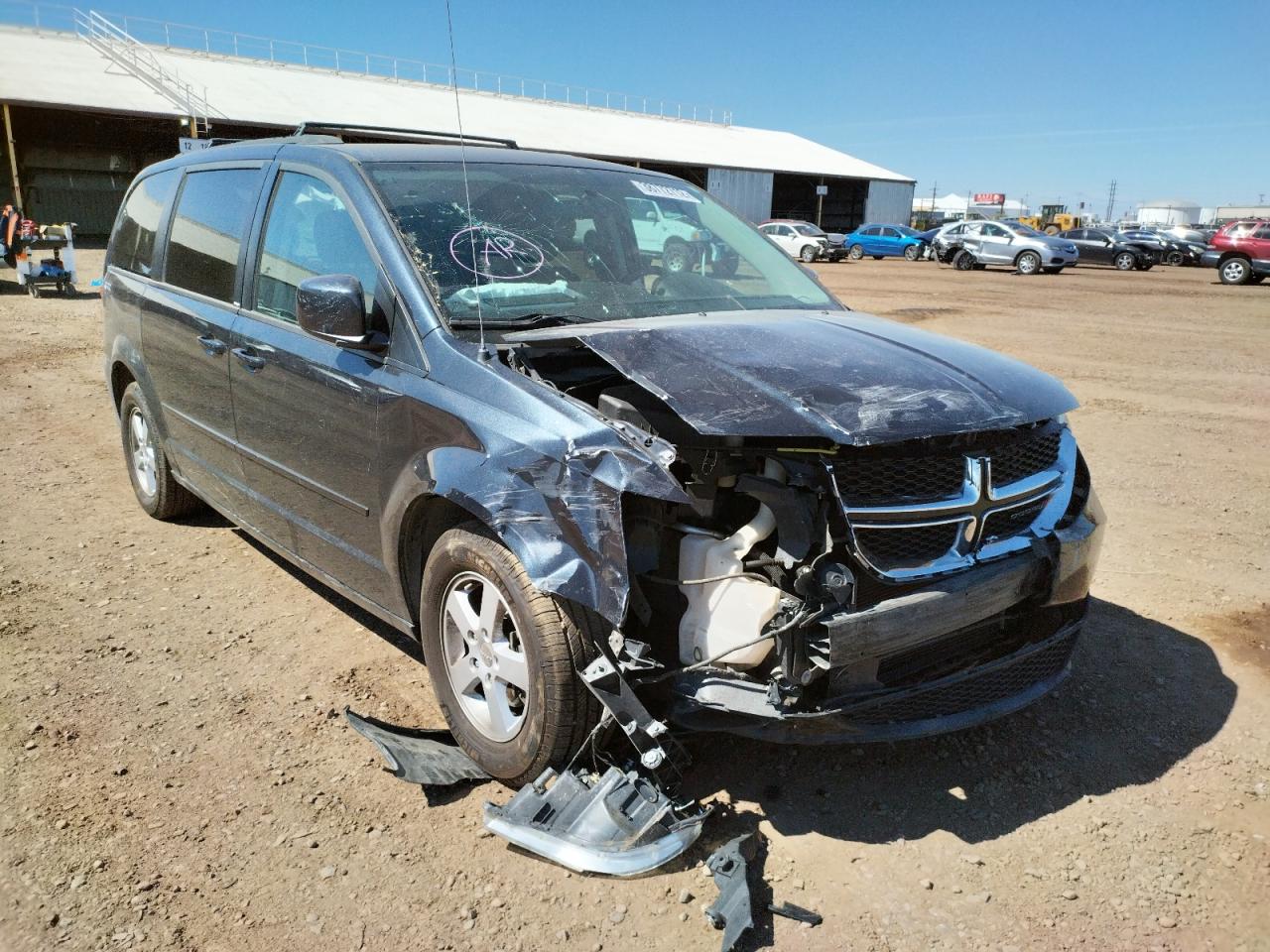 DODGE GRAND CARA 2013 with VIN 2C4RDGCGXDR612067 - Photo from auction