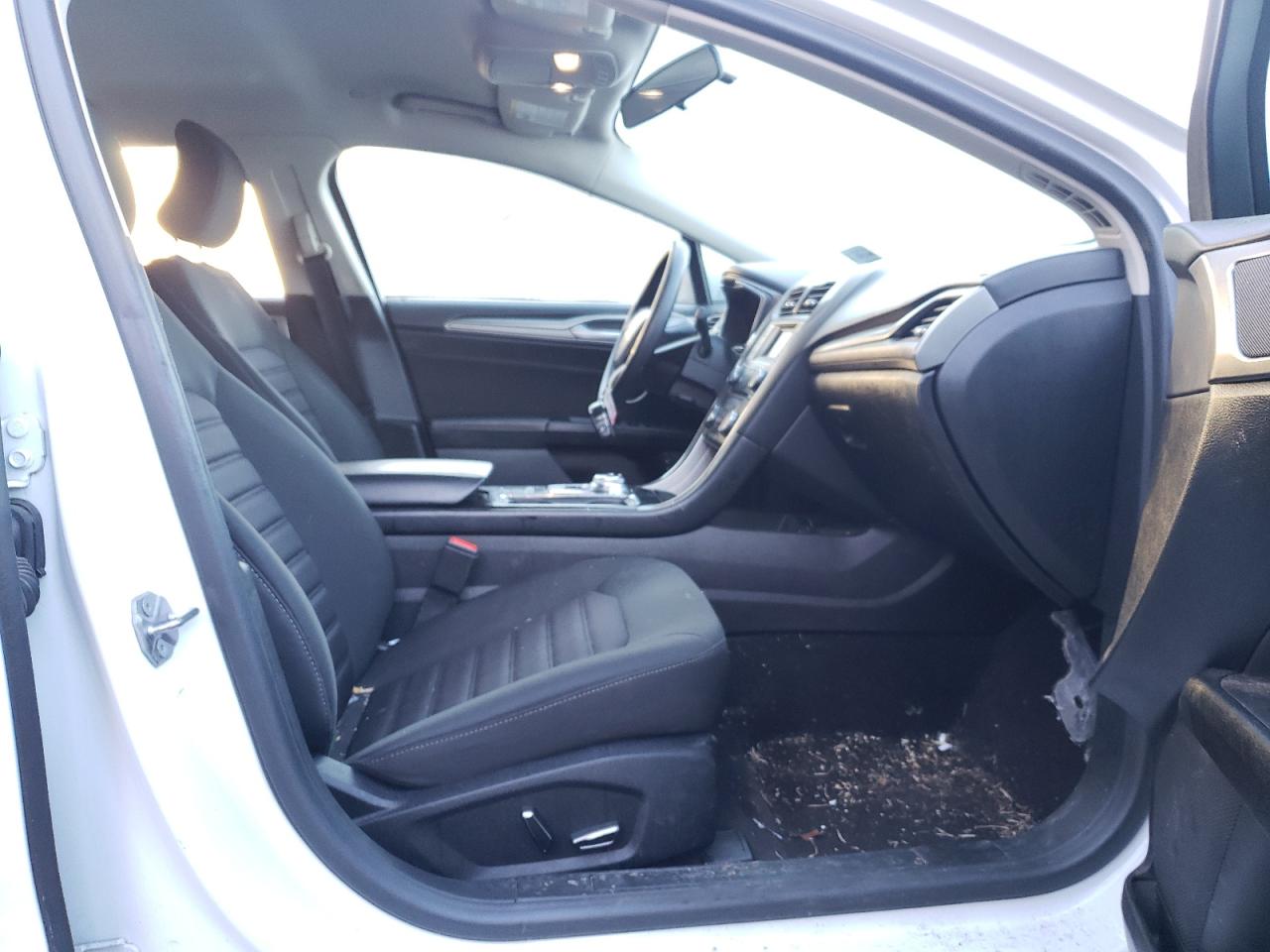 Photo 5 from auction – 2018 FORD FUSION SE with VIN 3FA6P0LU3JR221698