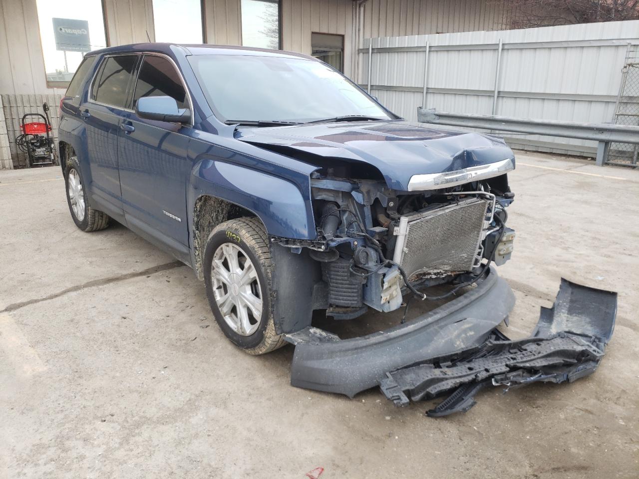 GMC TERRAIN SL 2017 with VIN 2GKALMEK9H6116205 - Photo from auction