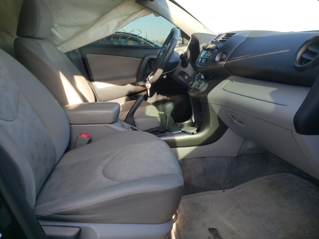 Photo 5 from auction – 2010 TOYOTA RAV4 with VIN JTMBF4DV3A5022230