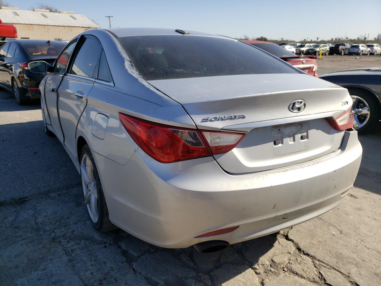 Photo 3 from auction – 2011 HYUNDAI SONATA SE with VIN 5NPEC4ABXBH316841