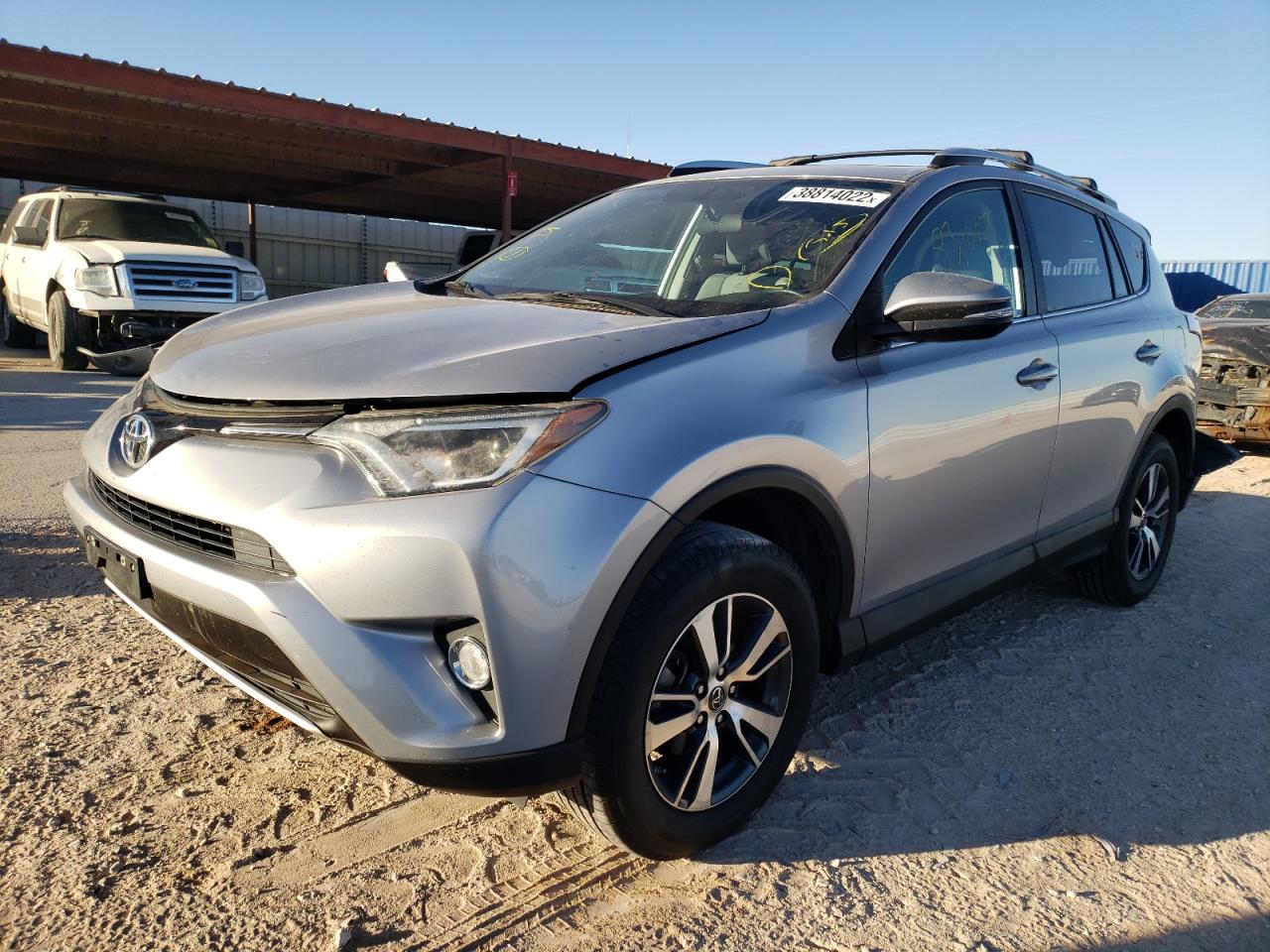 Photo 2 from auction – 2016 TOYOTA RAV4 XLE with VIN 2T3WFREV7GW287795
