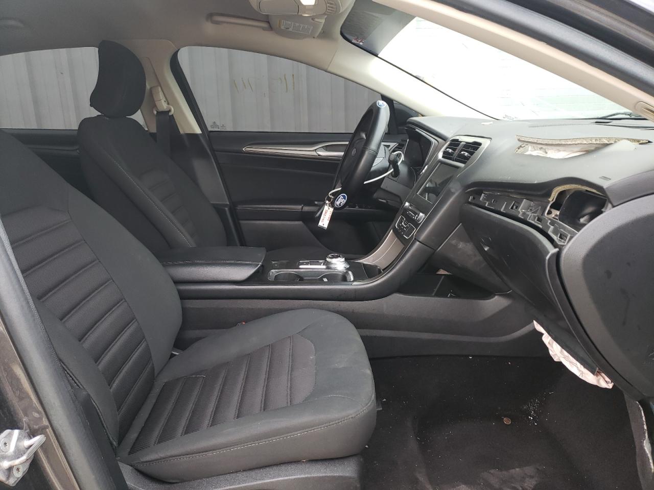Photo 5 from auction – 2017 FORD FUSION SE with VIN 3FA6P0H74HR221335