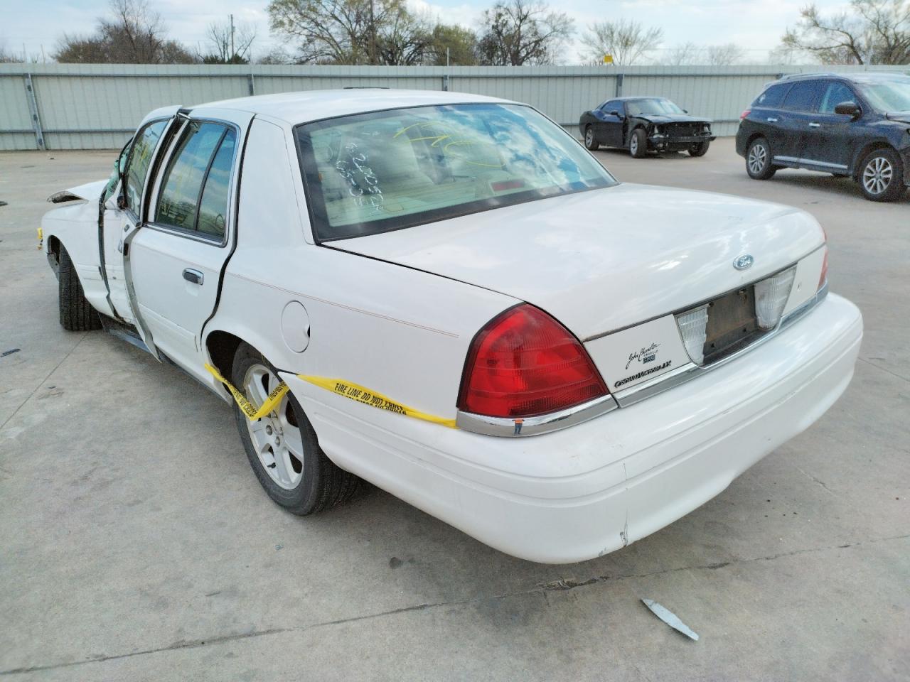 Photo 3 from auction – 2007 FORD CROWN VICT with VIN 2FAHP74V37X133527
