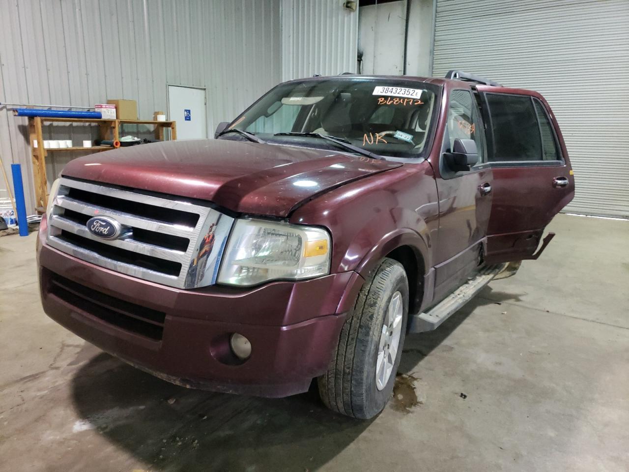 Photo 2 from auction – 2010 FORD EXPEDITION with VIN 1FMJU1F5XAEB68472