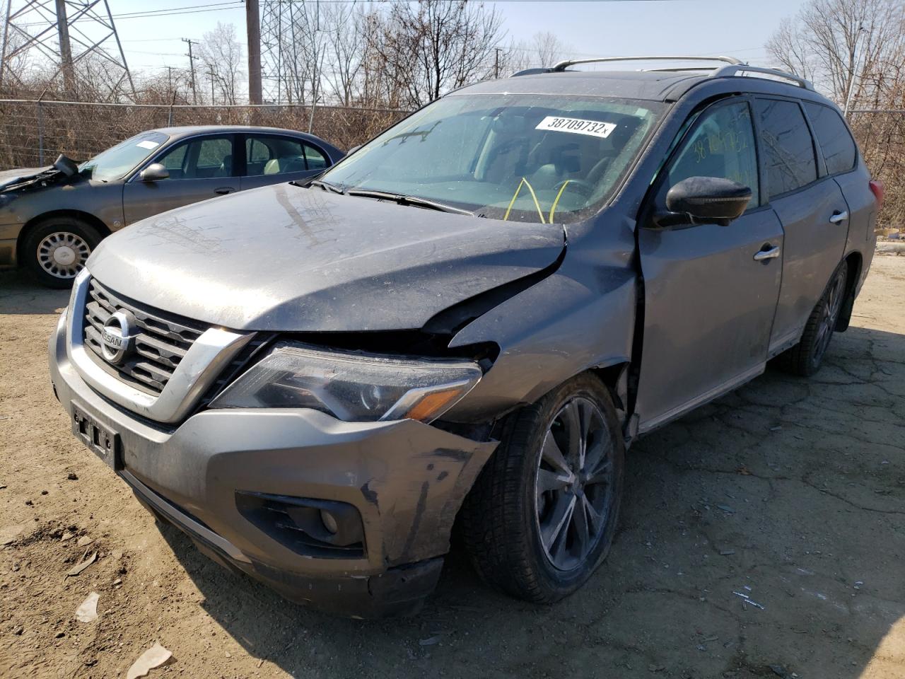 Photo 2 from auction – 2017 NISSAN PATHFINDER with VIN 5N1DR2MM4HC670530