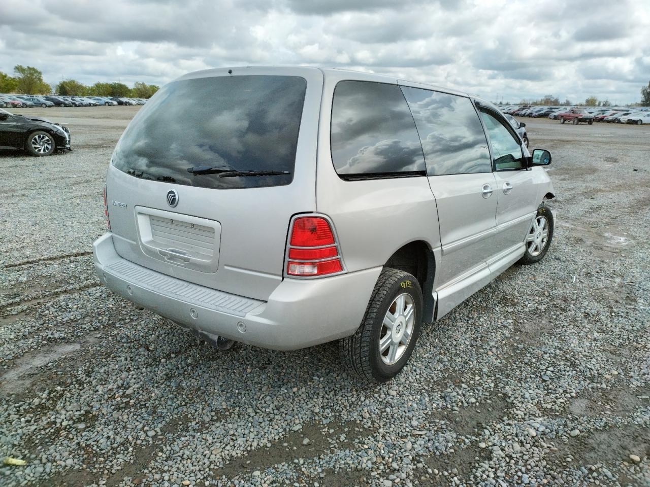 Foto 4 de la subasta – 2004 MERCURY MONTEREY con VIN 2MRZA20274BJ14094