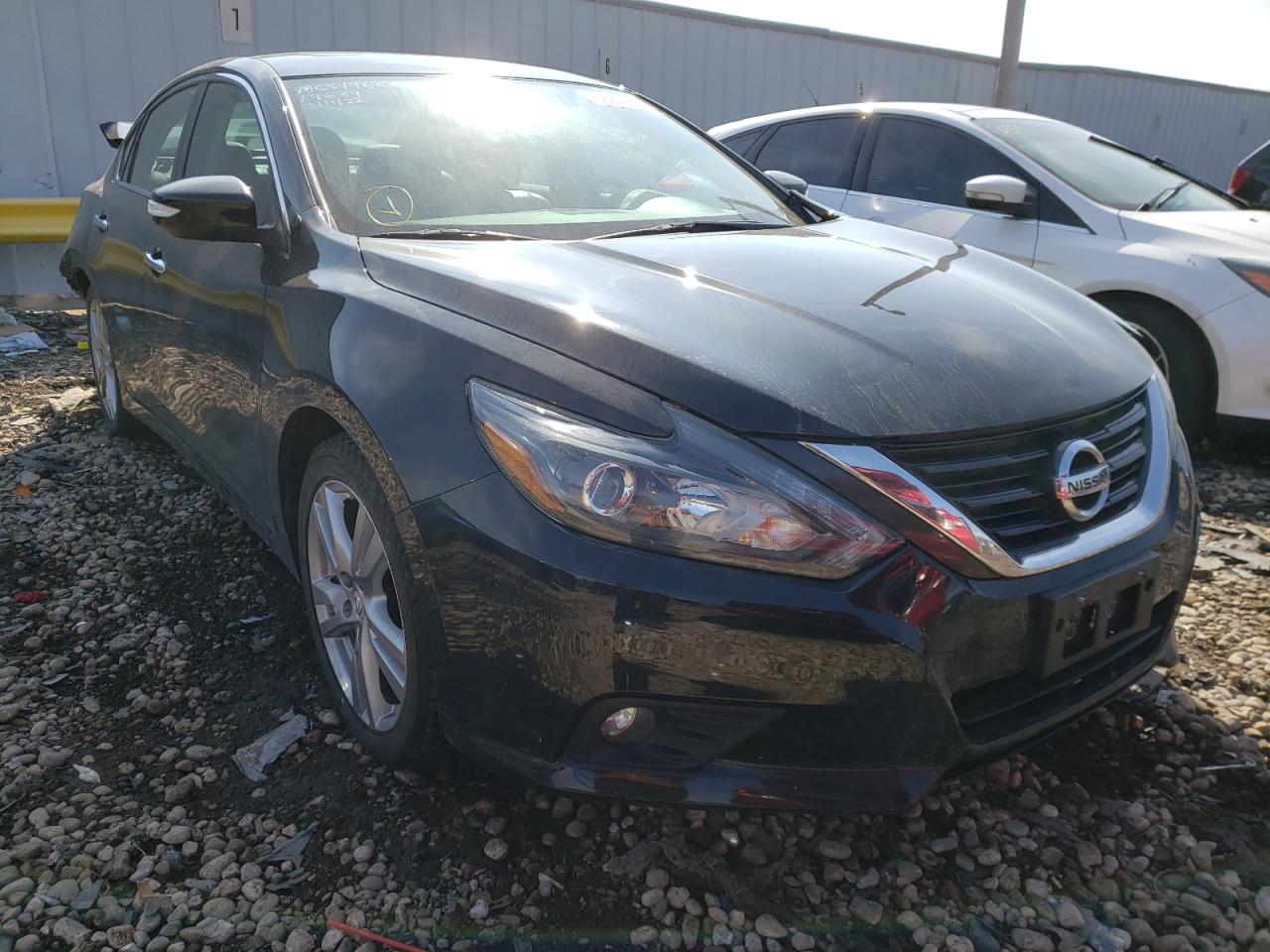 NISSAN ALTIMA 3.5 2017 with VIN 1N4BL3AP7HC168831 - Photo from auction