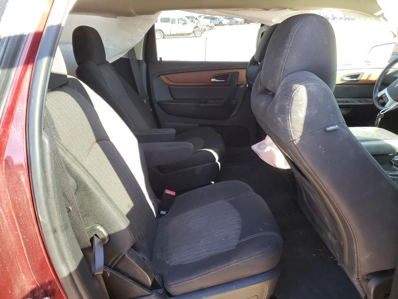 Photo 6 from auction – 2016 CHEVROLET TRAVERSE L with VIN 1GNKVGKD4GJ261632