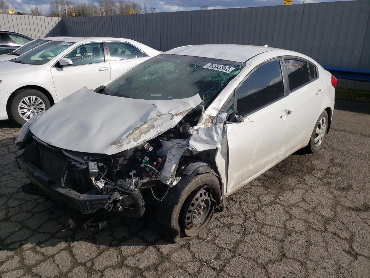 Photo 10 from auction – 2016 KIA FORTE LX with VIN KNAFK4A67G5598077