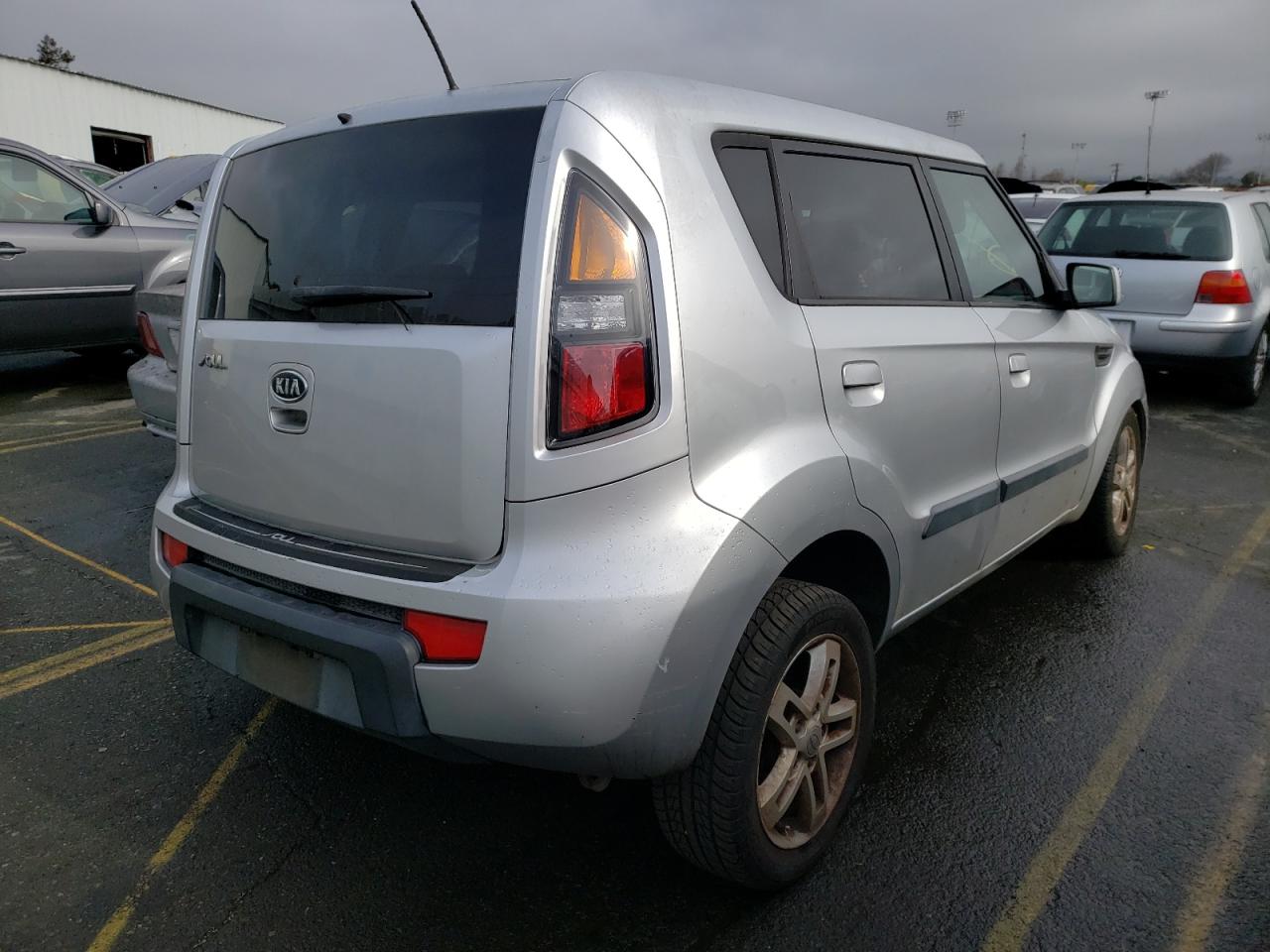 Photo 4 from auction – 2010 KIA SOUL + with VIN KNDJT2A24A7165520