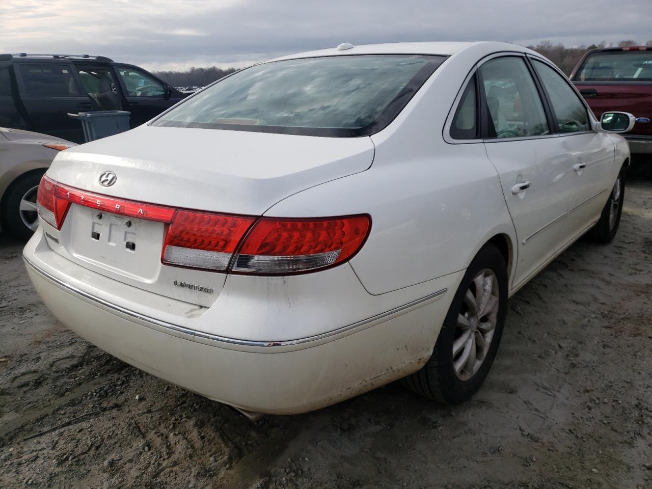 Photo 4 from auction – 2008 HYUNDAI AZERA SE with VIN KMHFC46FX8A272321