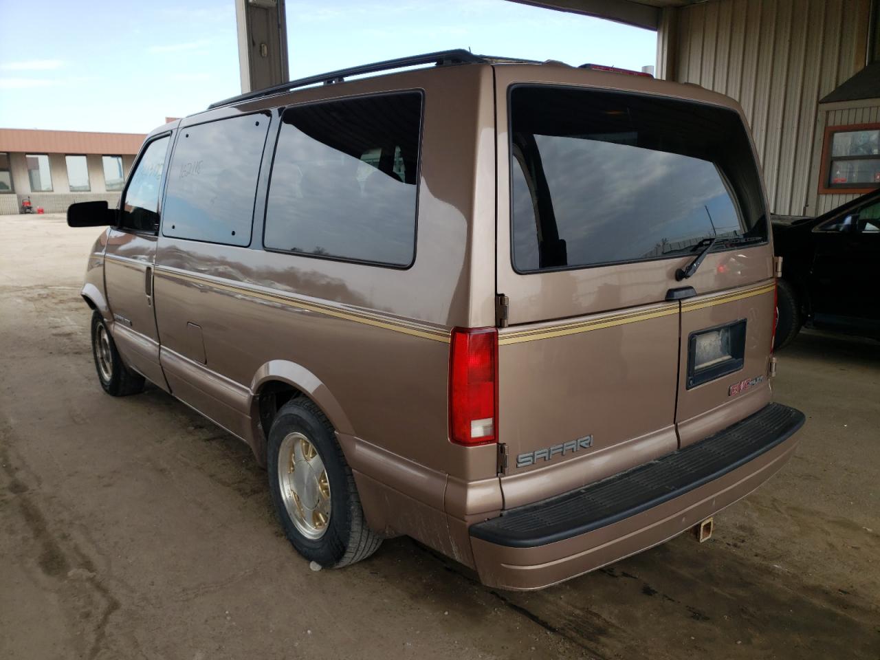 Photo 3 from auction – 1997 GMC SAFARI XT with VIN 1GKEL19W2VB546941