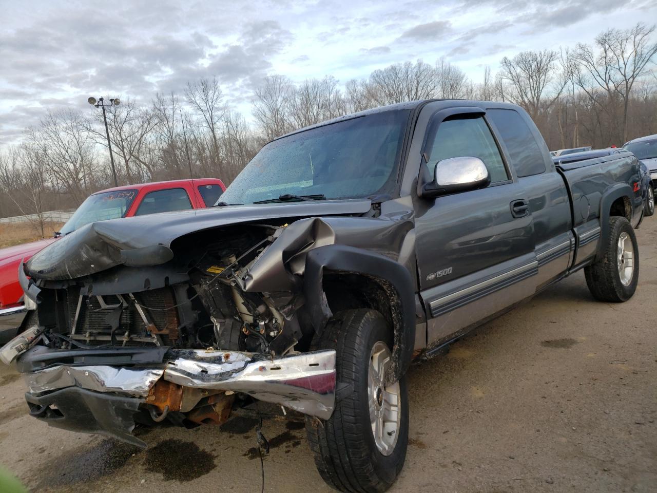 Photo 2 from auction – 2000 CHEVROLET SILVERADO with VIN 1GCEK19T6YE315922