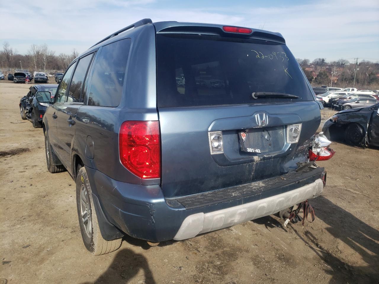 Photo 3 from auction – 2005 HONDA PILOT EXL with VIN 5FNYF18565B039482