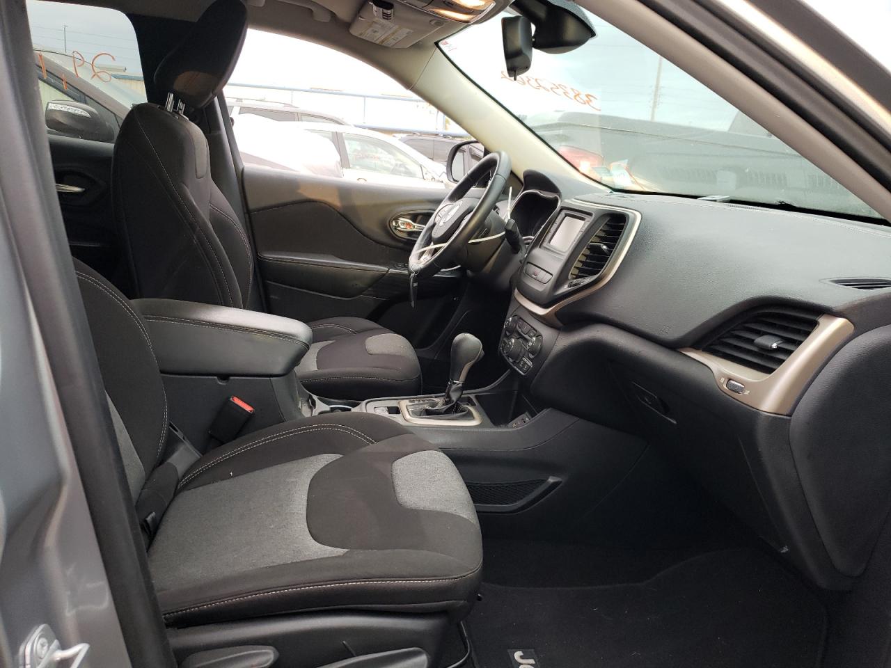 Photo 5 from auction – 2014 JEEP CHEROKEE L with VIN 1C4PJLCB9EW298935