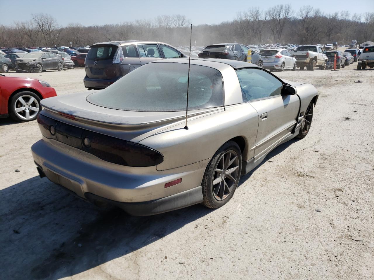 Foto 4 de la subasta – 2001 PONTIAC FIREBIRD con VIN 2G2FS22K612109100
