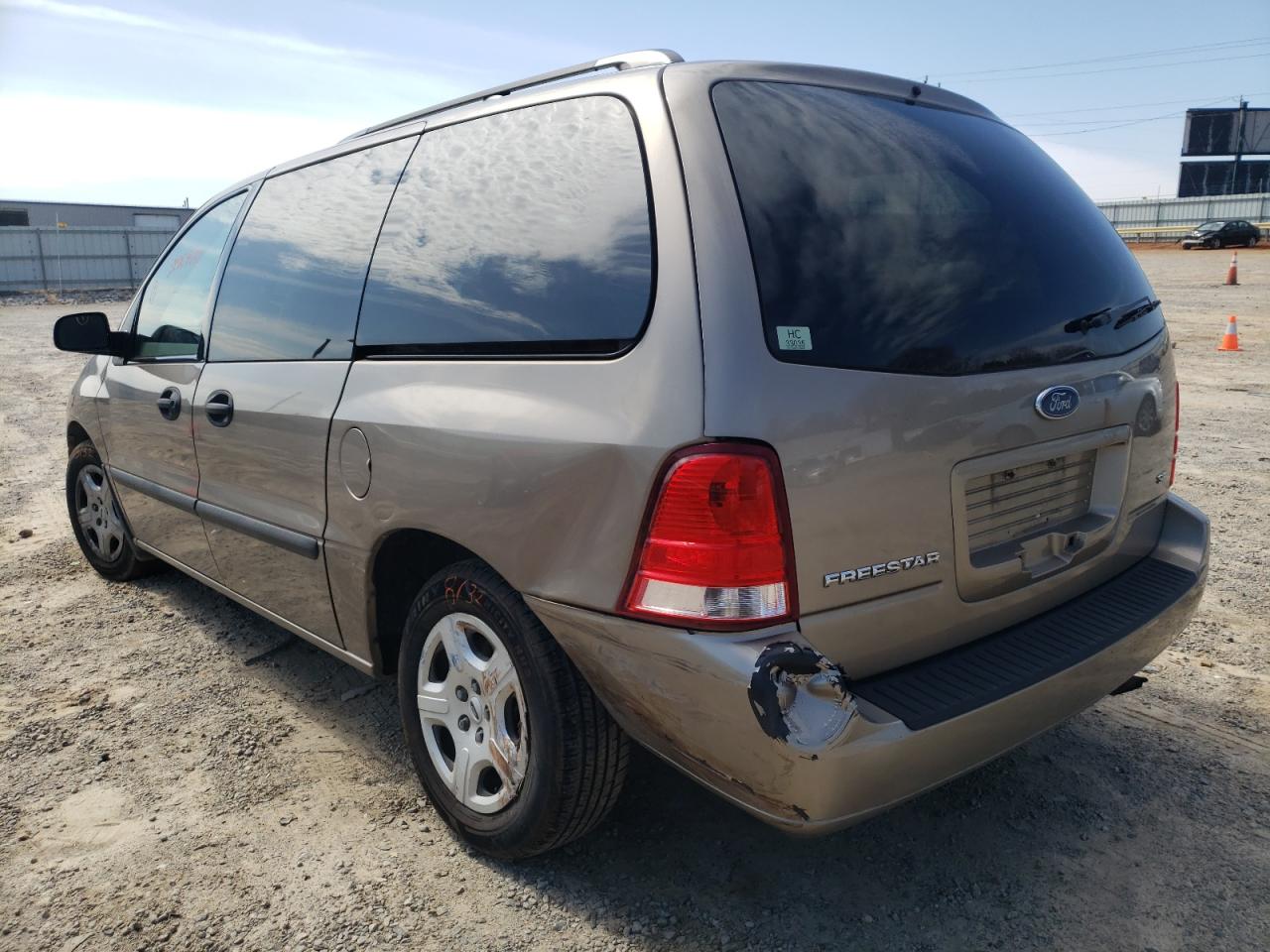 Photo 3 from auction – 2004 FORD FREESTAR with VIN 2FMZA516X4BA68679
