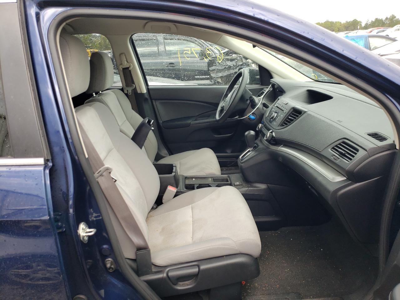 Photo 5 from auction – 2016 HONDA CR-V SE with VIN 2HKRM4H45GH678914
