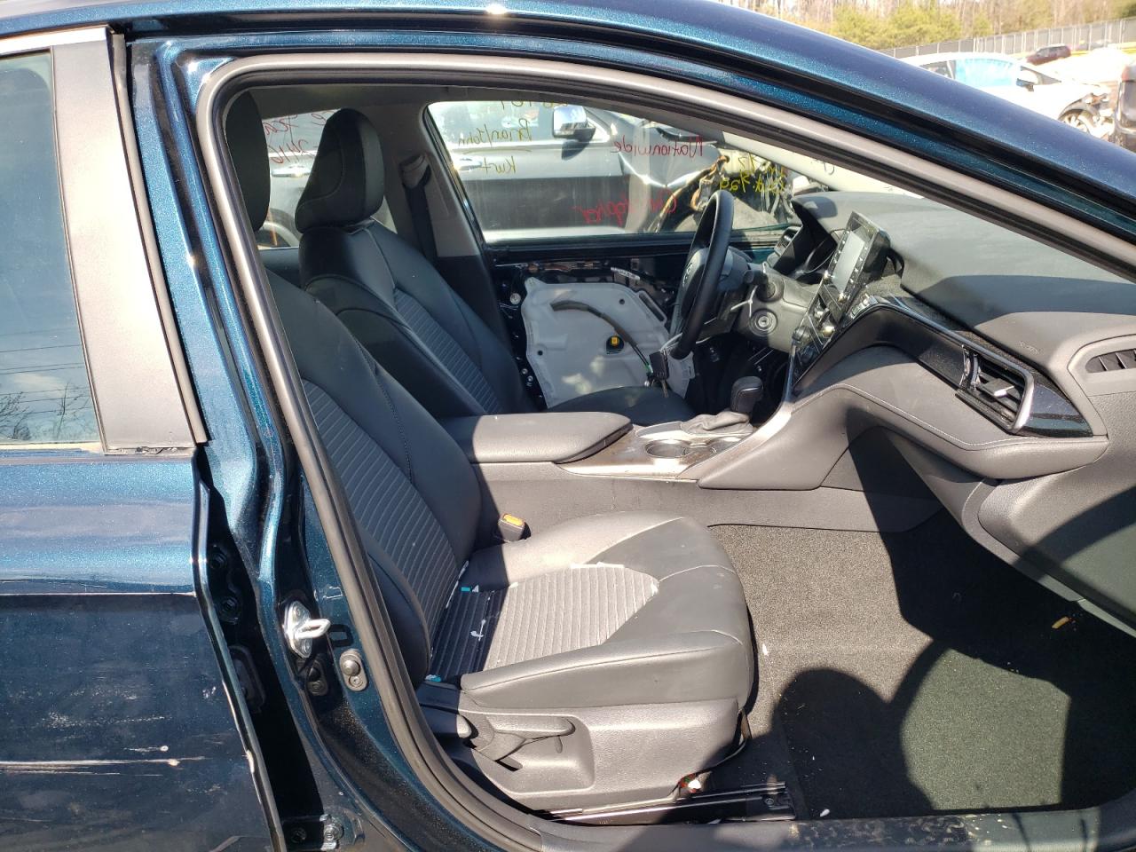 Photo 5 from auction – 2021 TOYOTA CAMRY SE with VIN 4T1G11AK4MU525901