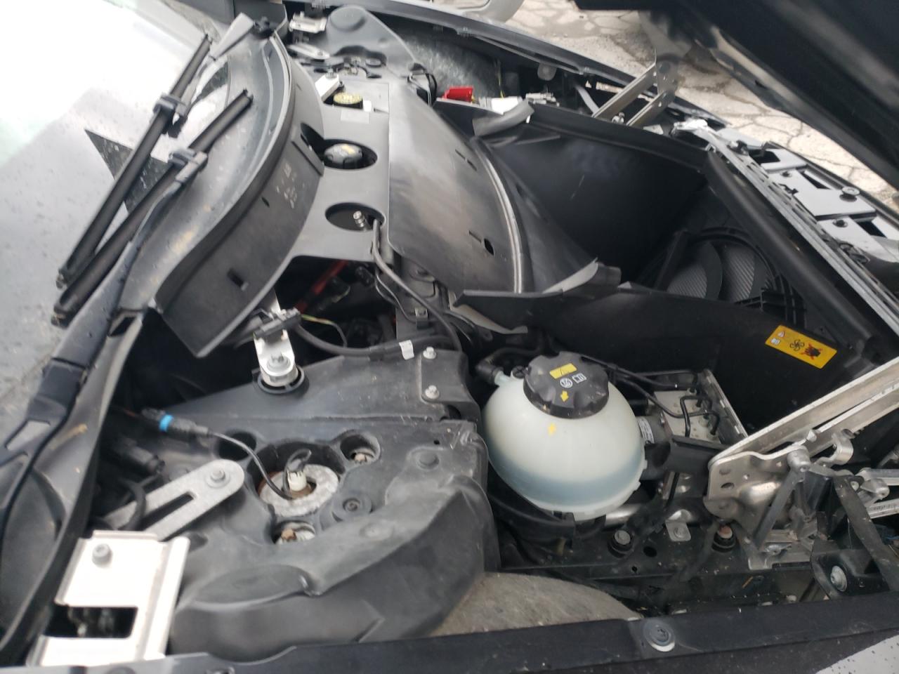 Photo 7 from auction – 2016 BMW I8 with VIN WBY2Z2C52GV675846