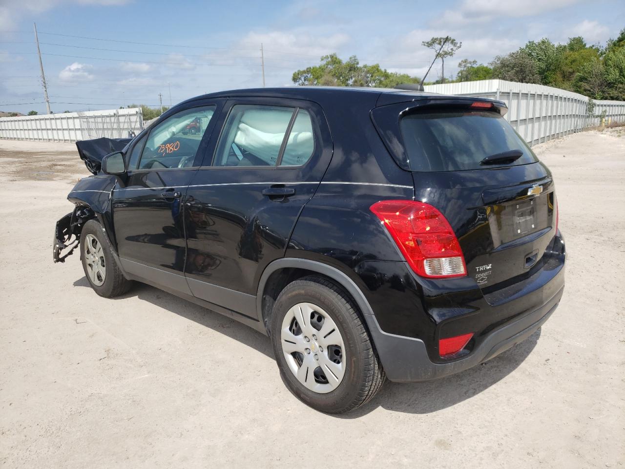 Photo 3 from auction – 2018 CHEVROLET TRAX LS with VIN 3GNCJKSB2JL198564