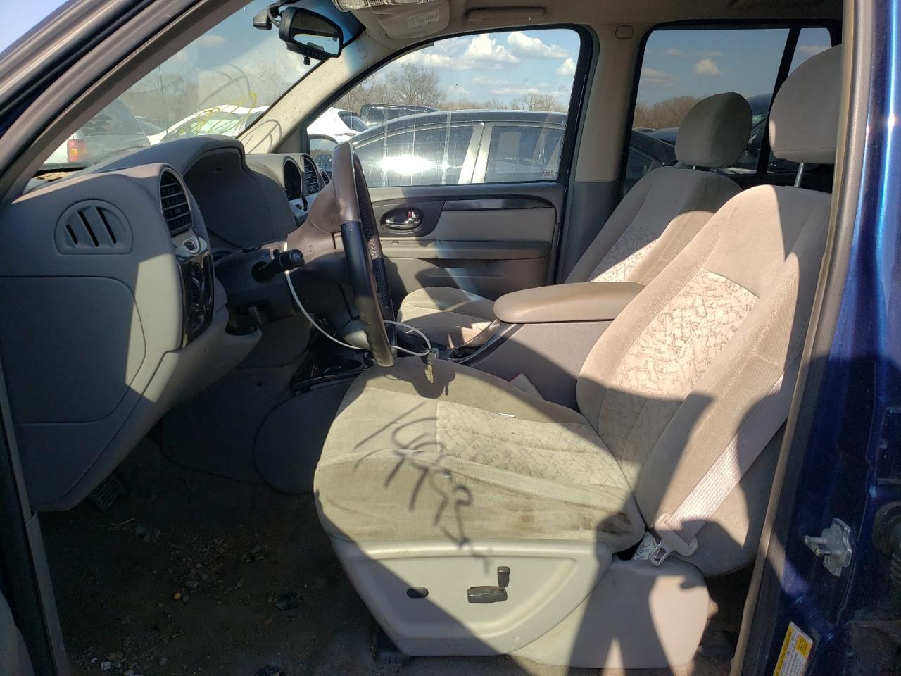 Photo 5 from auction – 2006 GMC ENVOY with VIN 1GKDT13S262223038