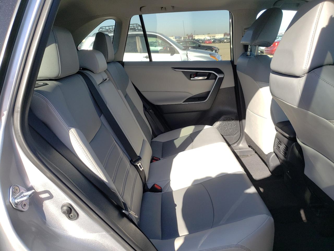 Photo 6 from auction – 2021 TOYOTA RAV4 XLE P with VIN 2T3C1RFV5MC159682
