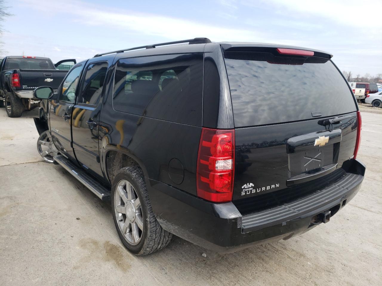 Photo 3 from auction – 2007 CHEVROLET SUBURBAN K with VIN 1GNFK16337J226461