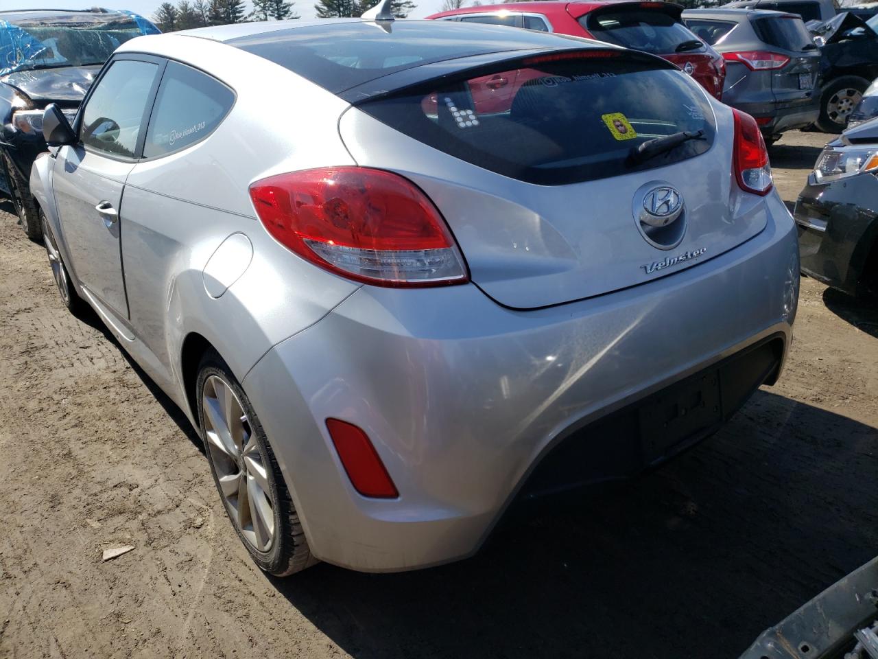 Photo 3 from auction – 2016 HYUNDAI VELOSTER with VIN KMHTC6AD2GU263906