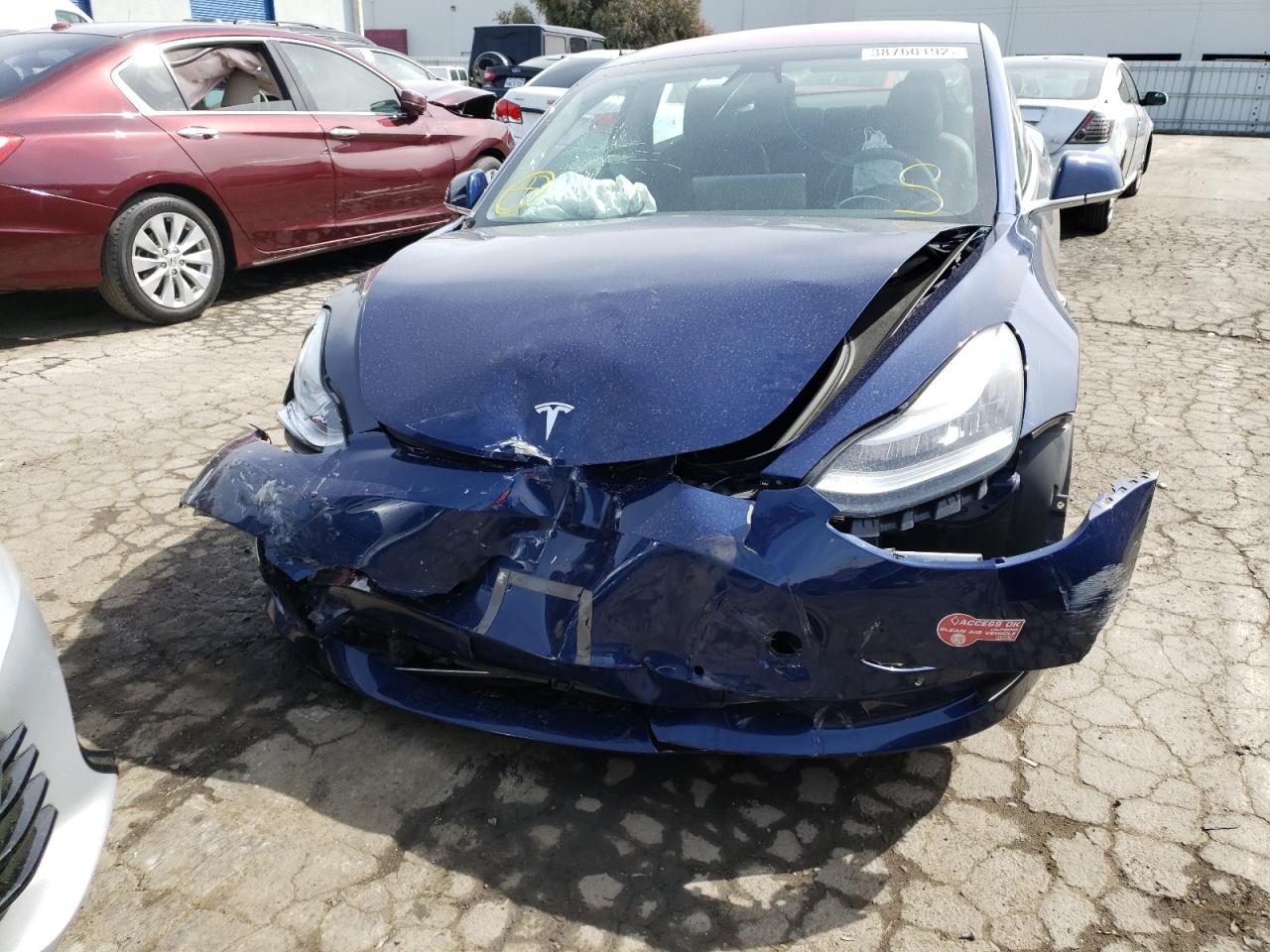 Photo 9 from auction – 2018 TESLA MODEL 3 with VIN 5YJ3E1EA2JF003720
