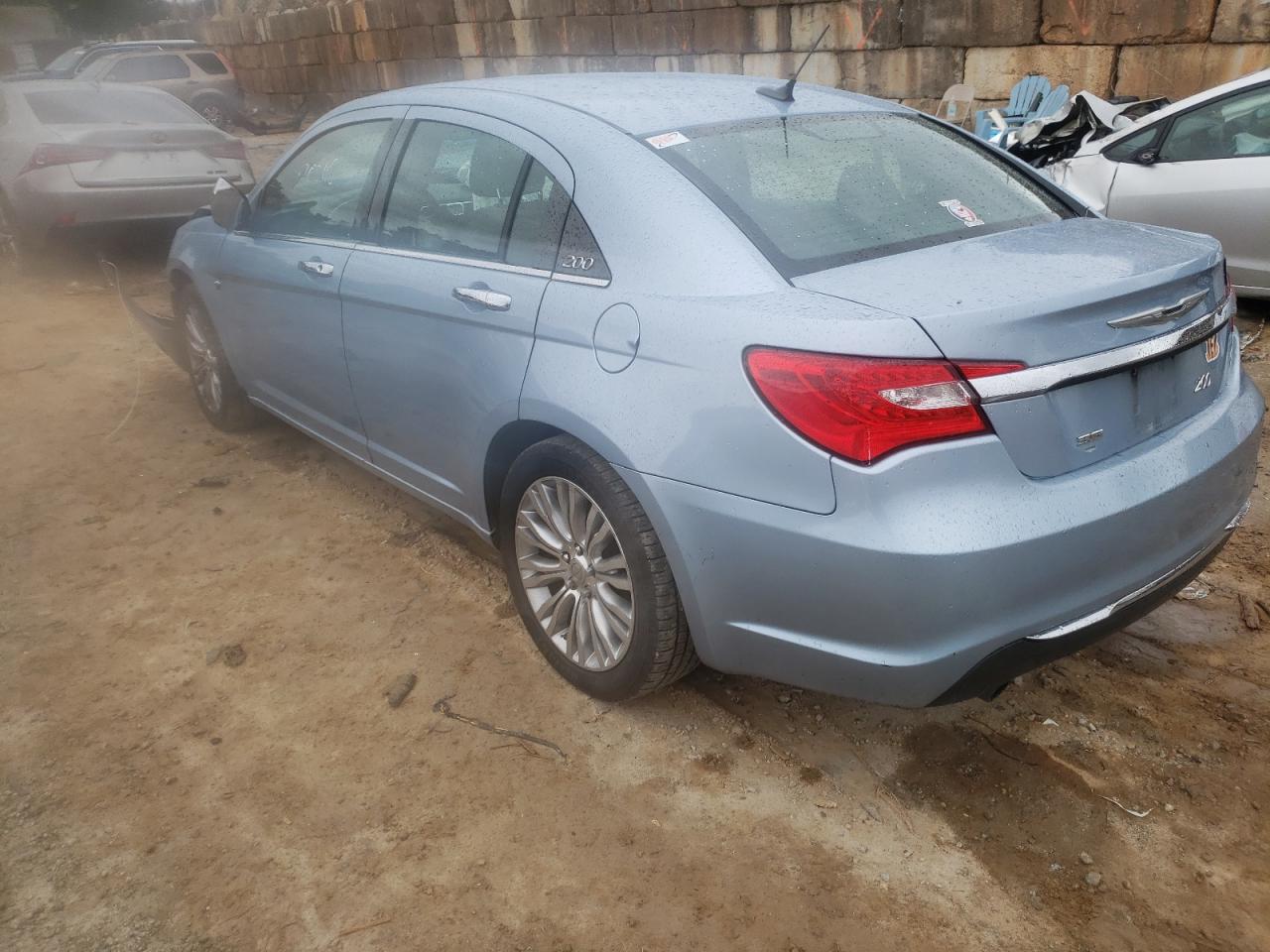 Photo 3 from auction – 2012 CHRYSLER 200 LIMITE with VIN 1C3CCBCG3CN217627