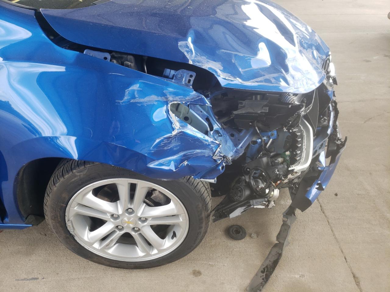 Photo 9 from auction – 2017 CHEVROLET CRUZE LT with VIN 3G1BE6SM5HS531138