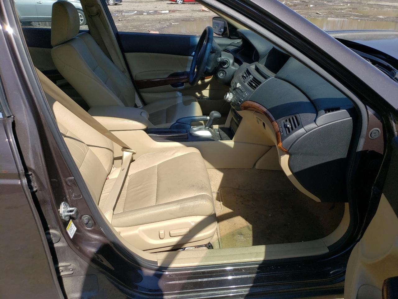 Photo 5 from auction – 2012 HONDA ACCORD EXL with VIN 1HGCP3F81CA026744